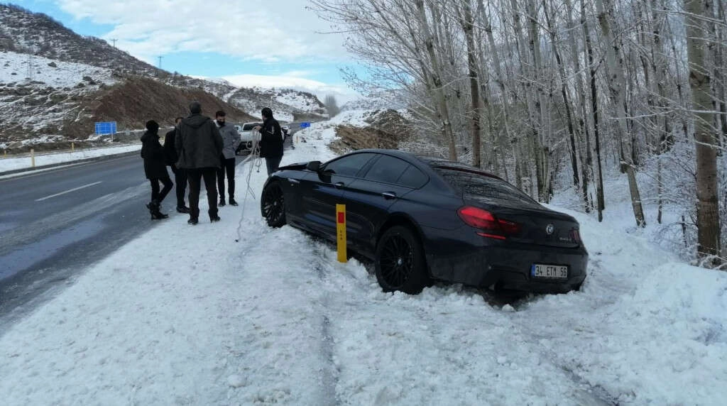 Karlı yollarda güvenli araç kullanma teknikleri neler?