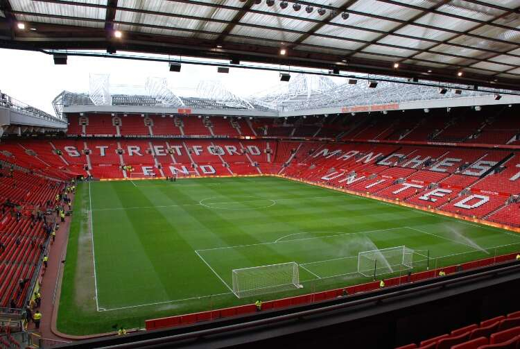 ASLAN, OLD TRAFFORD'A GİDİYOR