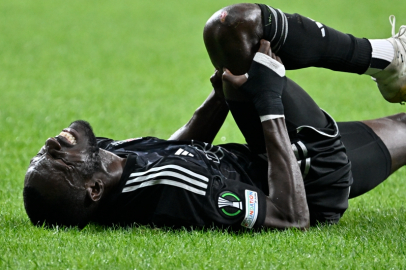 Beşiktaş'a sakatlık şoku! Adalesinde yırtık ve kanama var!