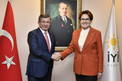 Ahmet Davutoğlu, Meral Akşener ile görüştü