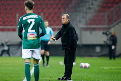 Fatih Terim yönetimindeki Panathinaikos, yarı finale yükseldi