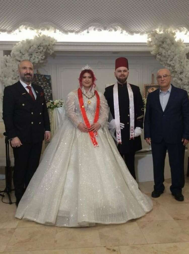 2. Abdülhamit Han’ın torunu evlendi! Nikah şahidi İlber Ortaylı oldu! -Bursa Hayat Gazetesi -3