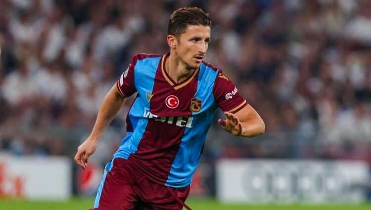 Trabzonspor'un yıldızı Enis Bardhi: Sadakat ve performansla öne çıkıyor -Bursa Hayat Gazetesi-2