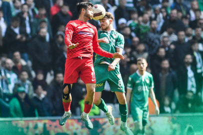 Bursaspor 2-0 öne geçtiği maçta 1 puana razı oldu