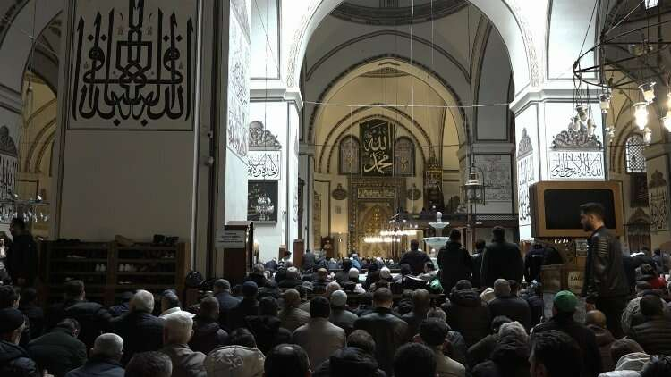 Bursalılar Ulu Cami'ye akın etti -Bursa Hayat Gazetesi -3