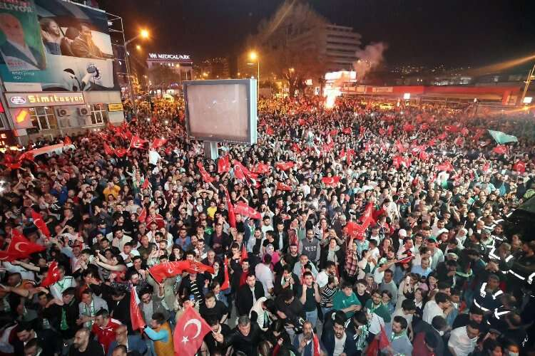 Bursa'da Bozbey seçildi, İlçelerde renkler farklı!-Bursa Hayat Gazetesi-3