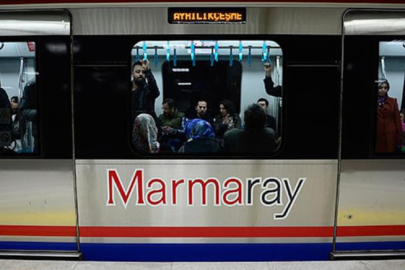 Marmaray'da 15 yaşındaki çocuk raylara atladı!