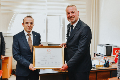 Bursa Karacabey’de Fatih Karabatı mazbatasını alarak görevine başladı