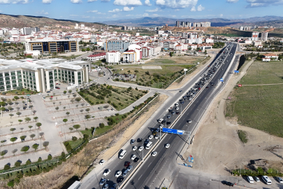 Kilit Kavşak'ta trafik yoğunluğu!