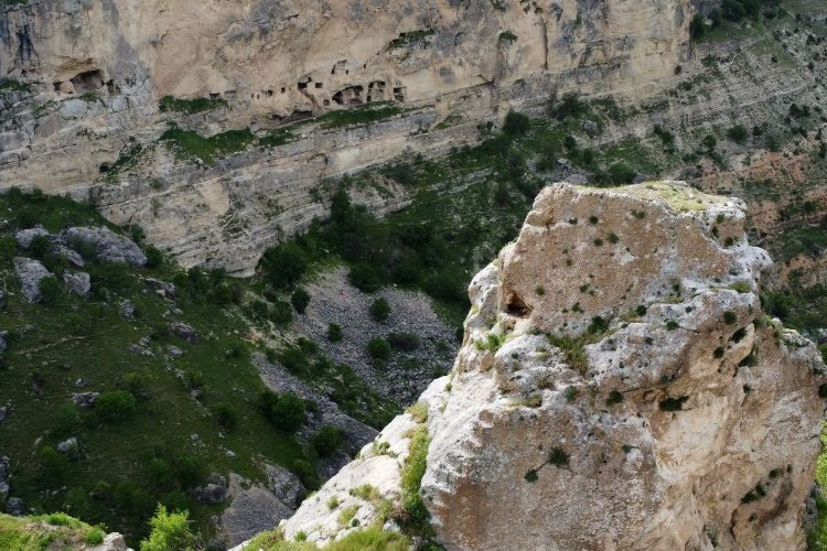 Kaya mezarları drone yardımıyla ilk kez görüntülendi - Bursa Hayat Gazetesi-3