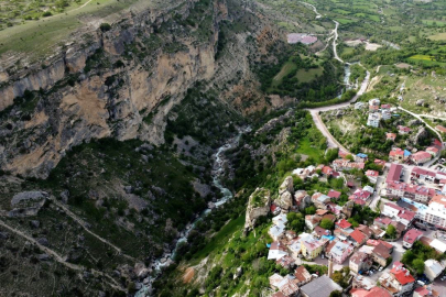 Kaya mezarları drone yardımıyla ilk kez görüntülendi