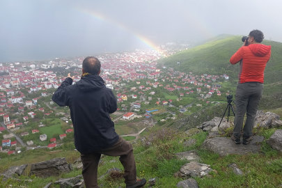 Saatlerce bu anı yakalamak için beklediler