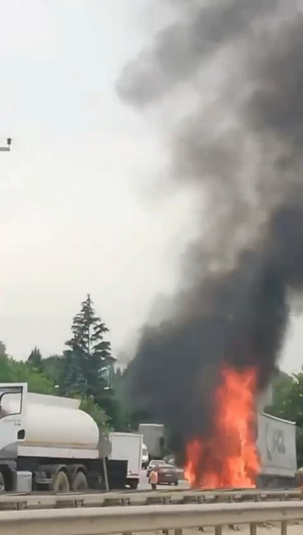 Bursa'da seyir halindeki TIR'da yangın - Bursa Hayat Gazetesi-3