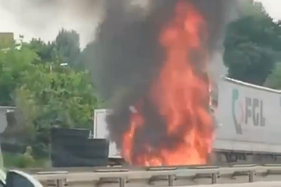 Bursa'da seyir halindeki TIR'da yangın