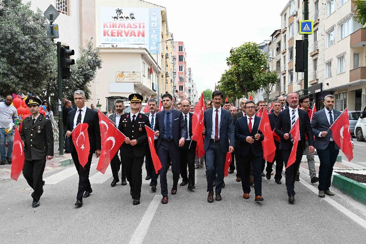 Karacabey'de 19 Mayıs coşkusu Bengü konseri ile taçlandı - Bursa Hayat Gazetesi-2