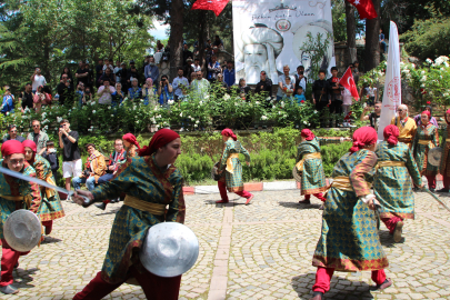 Bursa ve Türkiye'nin ilk kadın Kılıç Kalkan ekibi