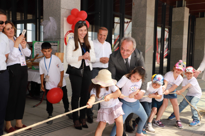 Bakan Tekin'in öncülük ettiği projeler Bursa'da şenliğe dönüştü