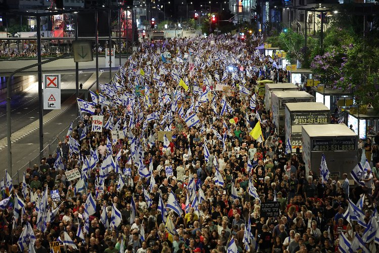 İsrail'de yüz binlerce kişi hükümeti protesto etti - Bursa Hayat Gazetesi-2