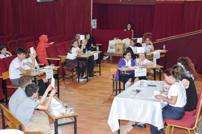 Bursa Karacabey'de "Çevre Dostu Okullar" bilgilerini yarıştırdı