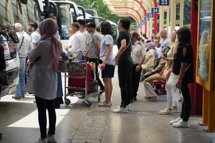 Bursa'da bayram öncesi terminalde yoğunluk başladı - Bursa Hayat Gazetesi-2