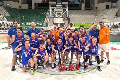 Yeşim Spor U12 Takımı, sezonu şampiyon olarak tamamladı