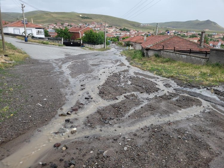 Konya'da dolu ve şiddetli yağış! Bodrum katlarda su baskını - Bursa Hayat Gazetesi-2