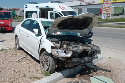 Kontrolden çıkan otomobil tezgaha çarptı, satıcı yaşamını yitirdi