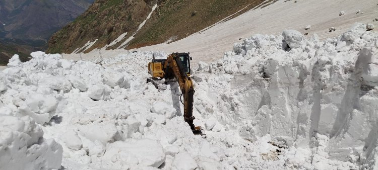 Haziran ayında kardan yollar kapandı! Bursa Hayat Gazetesi -2