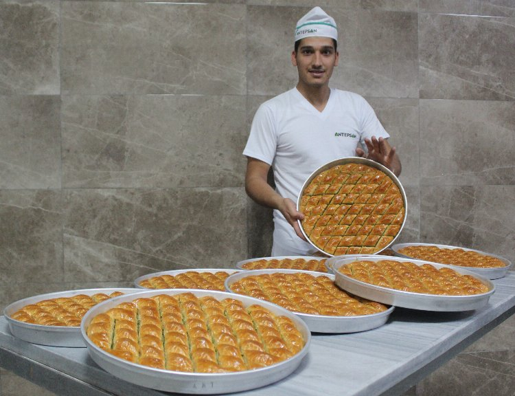 Vatandaşlar baklava yesin diye indirim yaptılar - Bursa Hayat Gazetesi-5