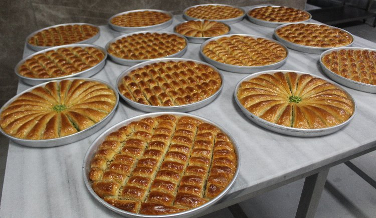 Vatandaşlar baklava yesin diye indirim yaptılar - Bursa Hayat Gazetesi-2