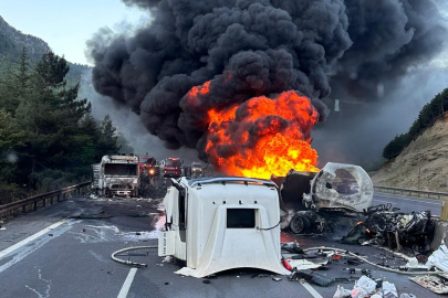 TIR alev alev yandı, yol trafiğe kapatıldı