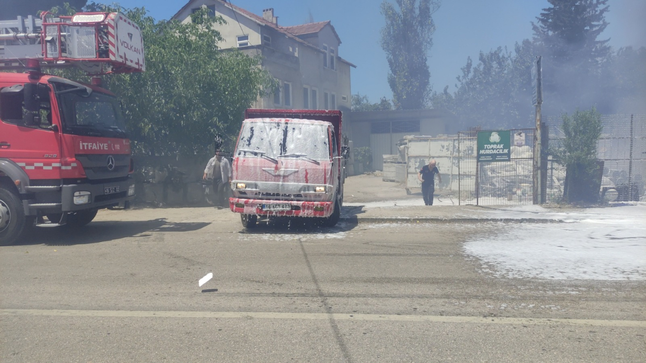 Bursa'da geri dönüşüm tesisinde yangın çıktı - Bursa Hayat Gazetesi-5