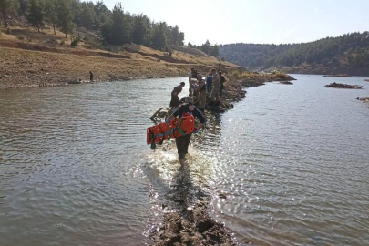 Serinlemek için girdiği gölde boğularak can verdi