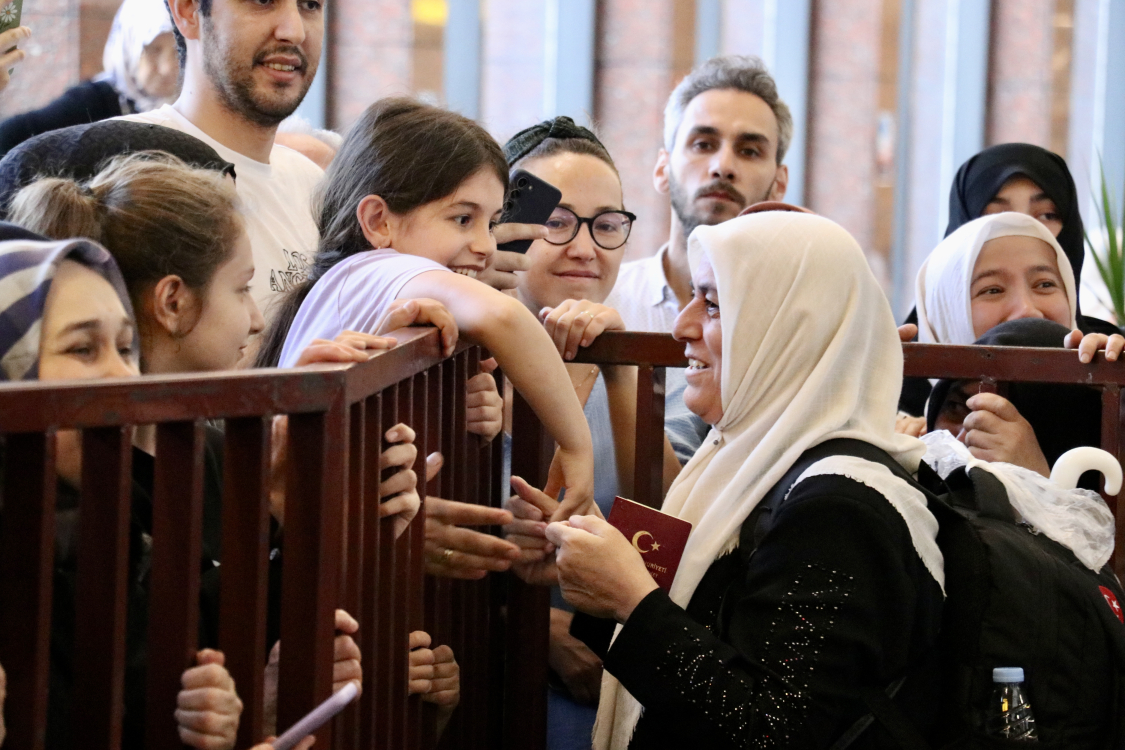 Bursa Yenişehir Havalimanı'na indiler: Hacıların yurda dönüşü başladı! Bursa Hayat Gazetesi -4