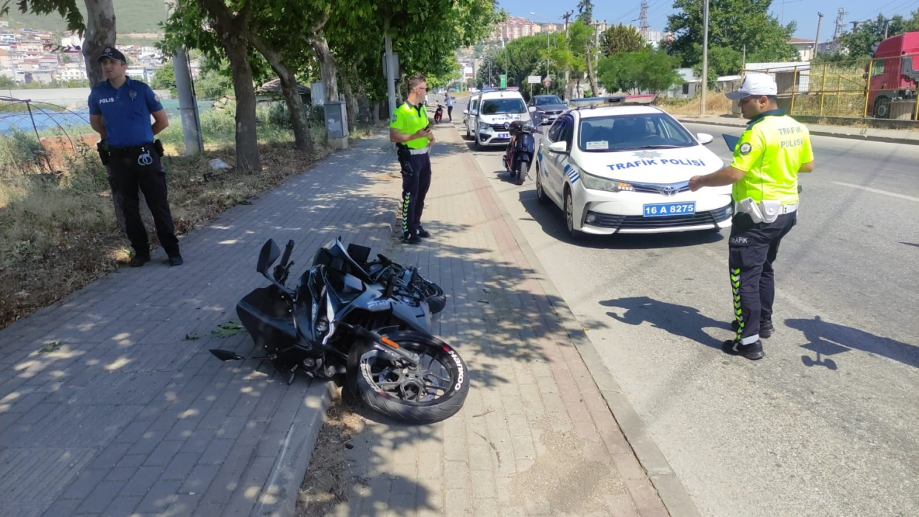 Bursa'da kontrolden çıkarak devrildi! Ağır yaralı hastaneye kaldırıldı - Bursa Hayat Gazetesi-2