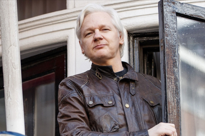 Julian Assange "casusluk suçunu" kabul etti