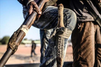 Nijer'de askerlere pusu kuruldu! 21 kişi öldü