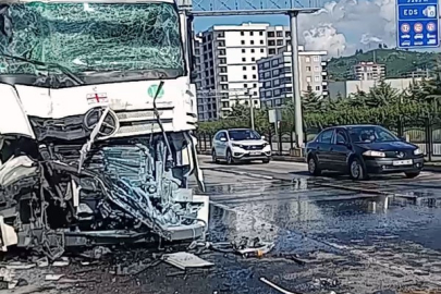 Yolcu otobüsü ile tır kazaya karıştı! Yaralılar var