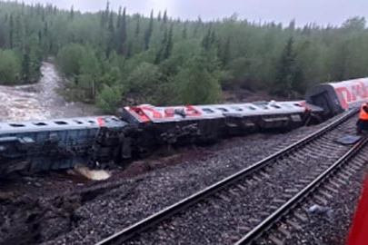 Yolcu treninin raydan çıktığı kazada bilanço netleşiyor