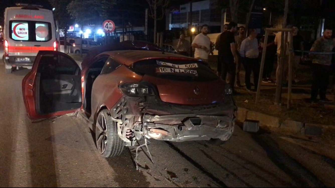 Bursa'da takla atan araçta can pazarı: 1 ölü, 1'i ağır 2 yaralı!-Bursa Hayat Gazetesi-4
