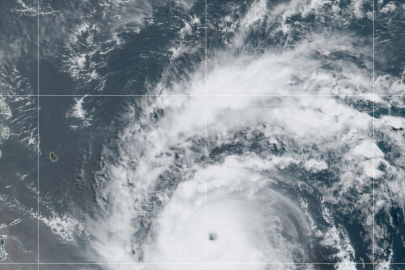 Beryl Kasırgası Karayipler'i vurdu! 1 kişi hayatını kaybetti