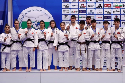 Judo Ümit Milli Takımı Bulgaristan'da ikinci oldu