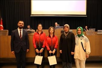 Bursa'da başarılı gençler İnegöl Belediye Meclisi'nde ağırlandı - Bursa Hayat Gazetesi-3