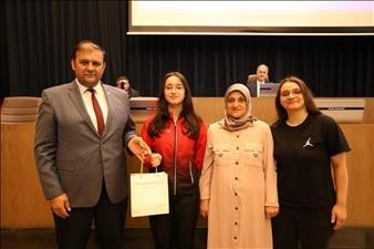 Bursa'da başarılı gençler İnegöl Belediye Meclisi'nde ağırlandı - Bursa Hayat Gazetesi-2