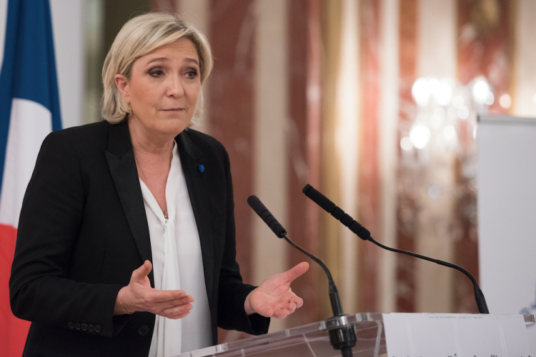 Fransa'nın aşırı sağcı lideri Marine Le Pen kimdir ve kaç yaşında? Le Pen'in siyasi kariyeri ve hayatı - Bursa Hayat Gazetesi-9