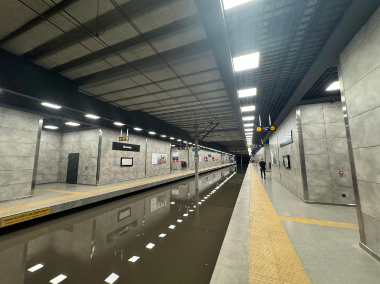 Bursa'da metro istasyonlarını su bastı! BURULAŞ'tan açıklama - Bursa Hayat Gazetesi-2