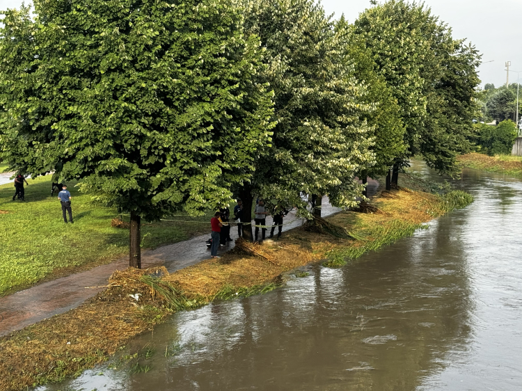 Bursa'da yağmur sularının yükselttiği derede ceset bulundu - Bursa Hayat Gazetesi-3
