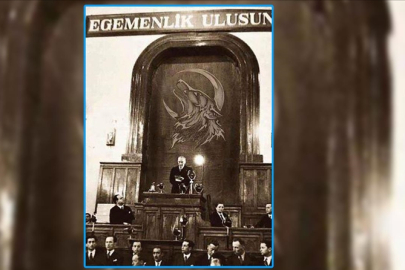 İddia: Atatürk TBMM'de bozkurt sembolü önünde konuşma mı yaptı?