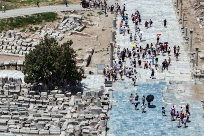 Efes Antik Kenti'nin Koressos Kapısı gün yüzüne çıkarılacak