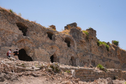 Efes'te kazı ve restorasyon çalışması!